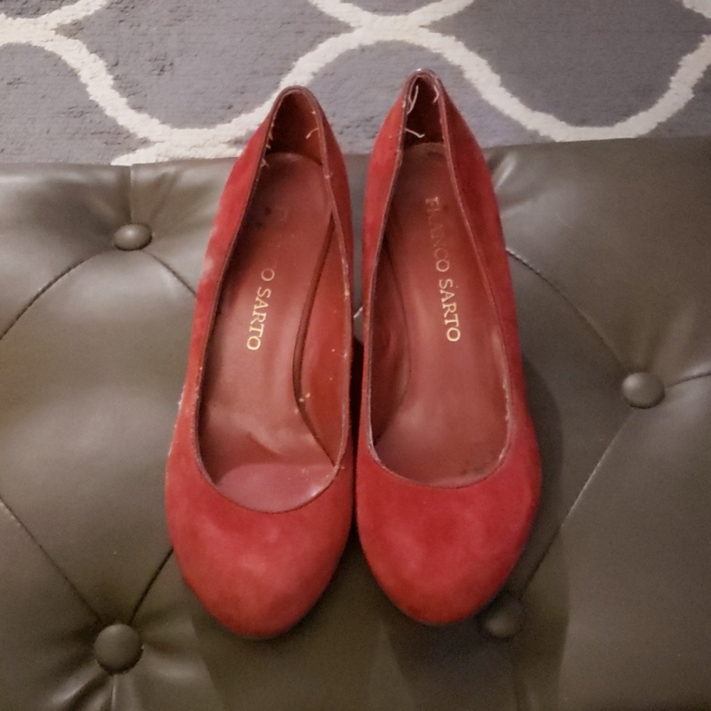 💥 2 pair of shoes for $20 dollars💥